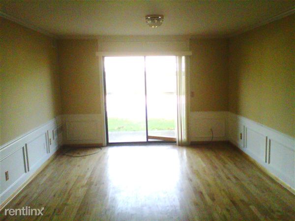 Primary Photo - 43284 Mound Rd