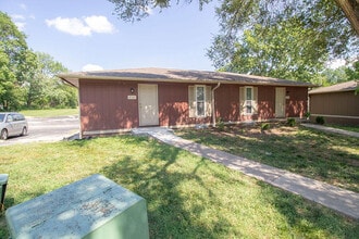 Building Photo - 2 212