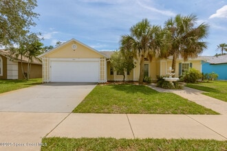 Building Photo - 4361 Silver Lake Dr