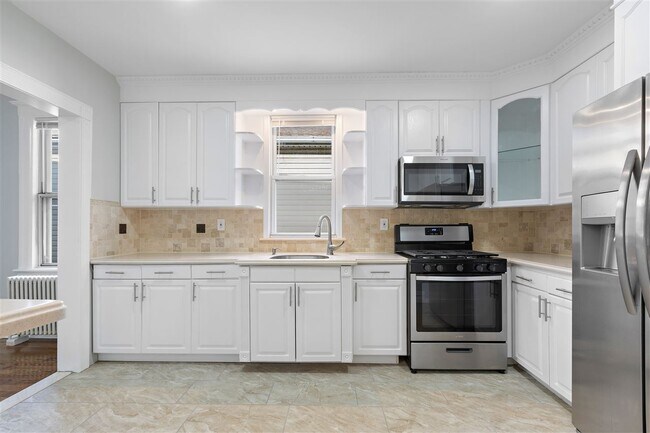 Building Photo - 356 Princeton Ave