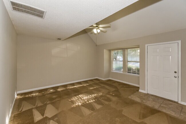Building Photo - 6923 Stonewall Pl