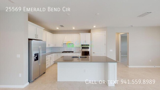 Foto del edificio - 25569 Emerald Bnd Cir