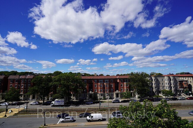 Foto del edificio - 1300 Commonwealth Ave