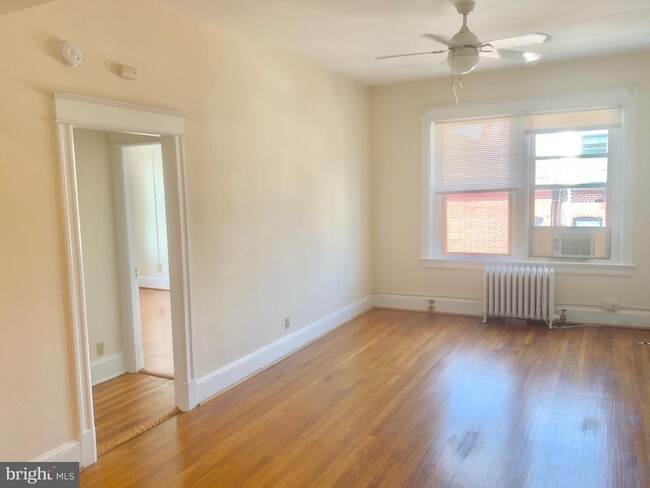 Building Photo - 1833 S St