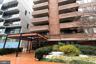 Building Photo - 1140 23rd St NW