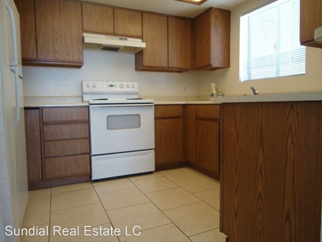 Building Photo - 2704 E Turney Ave