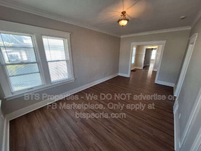 Building Photo - 608 W Loucks Ave