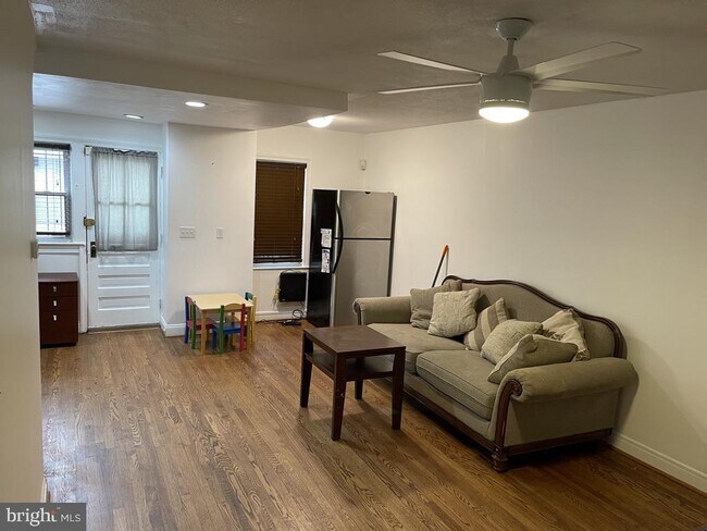 Foto del edificio - 1802 H St NE