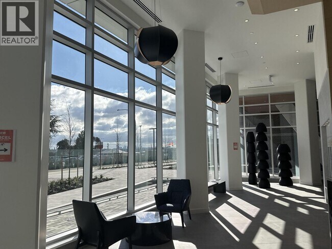 Photo du bâtiment - 755 Harbourside Dr