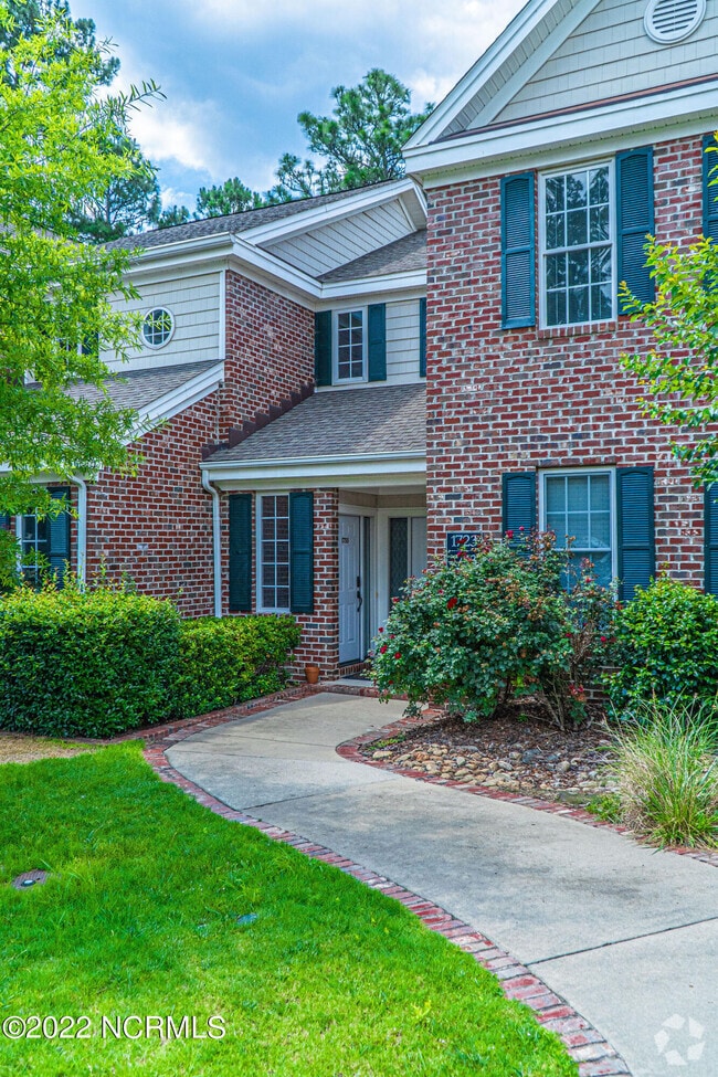 Building Photo - 1733 Woodbrooke Dr