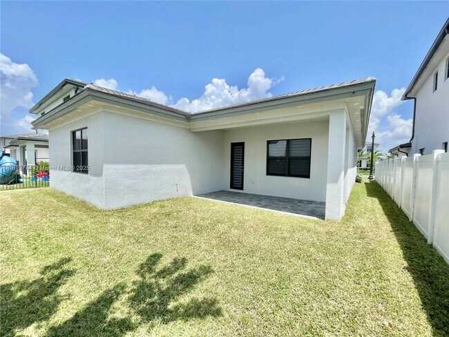 Foto del edificio - 17324 SW 41st St