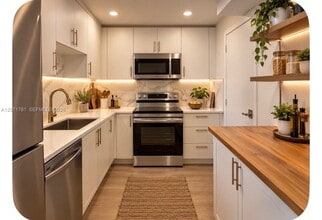 Building Photo - 400 Kings Point Dr