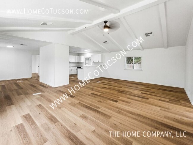 Building Photo - 2534 N Calle Segundo