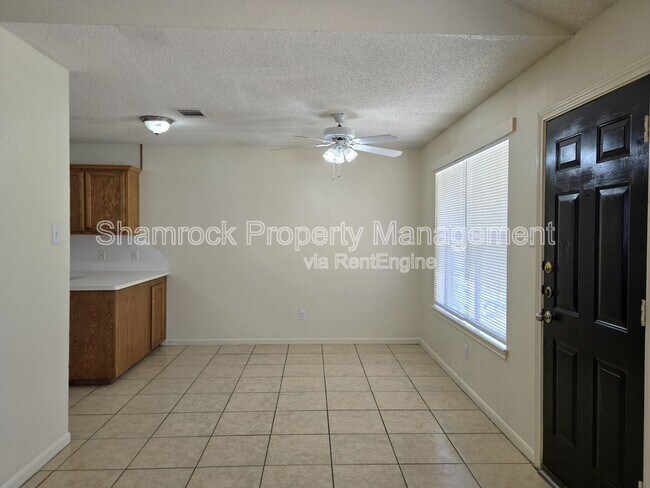 Foto del edificio - 712 Old Lorena Rd