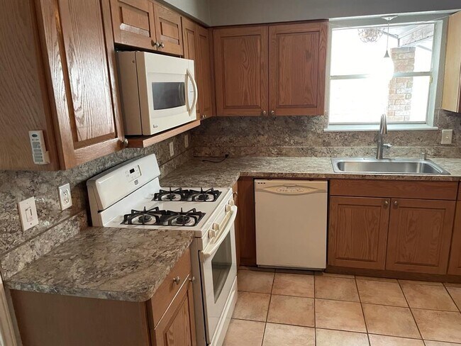Building Photo - 4621 Cashel Glen Dr