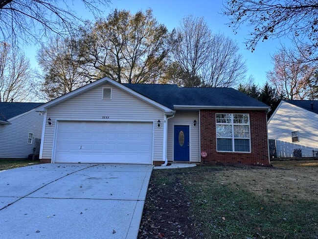 Building Photo - Exclusively Offered by Muse Realty Rentals...