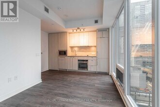 Building Photo - 115 Blue Jays Way