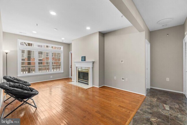 Foto del edificio - 9404 Groffs Mill Dr