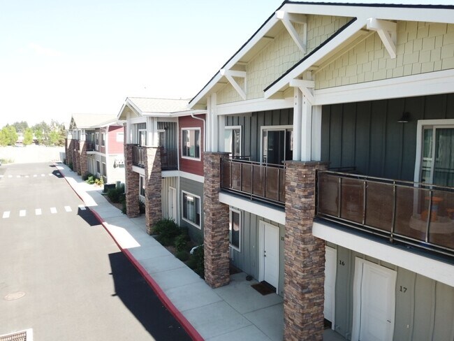 Foto del edificio - 61308 Blakely Rd