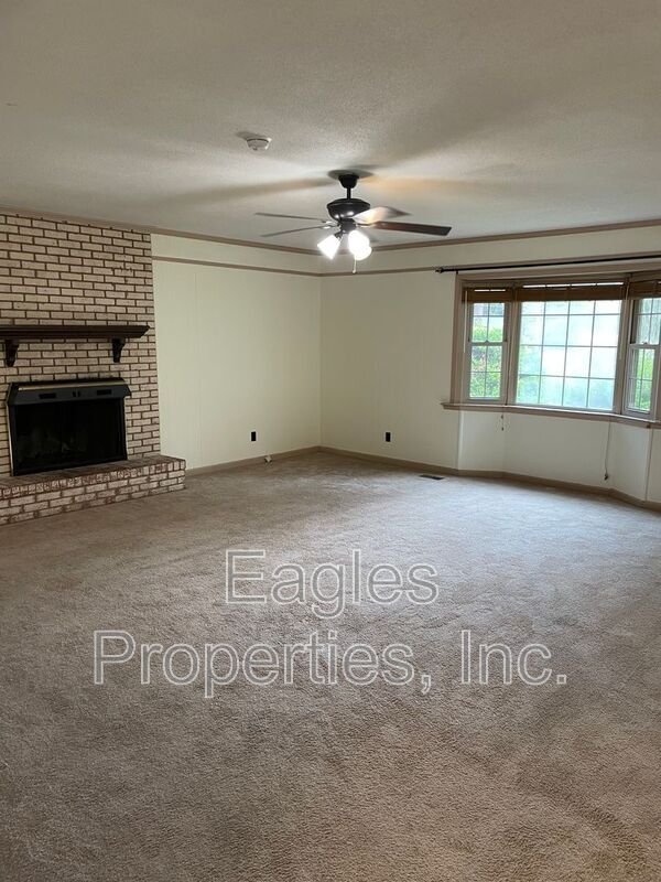 Foto del edificio - 276 Spring Bank Rd