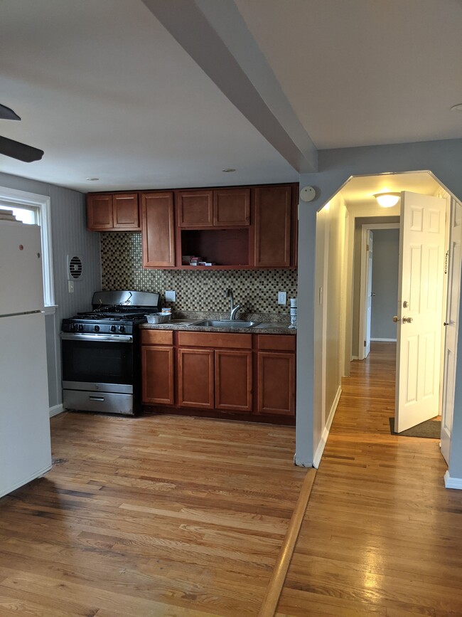 KITCHEN - 1403 James St