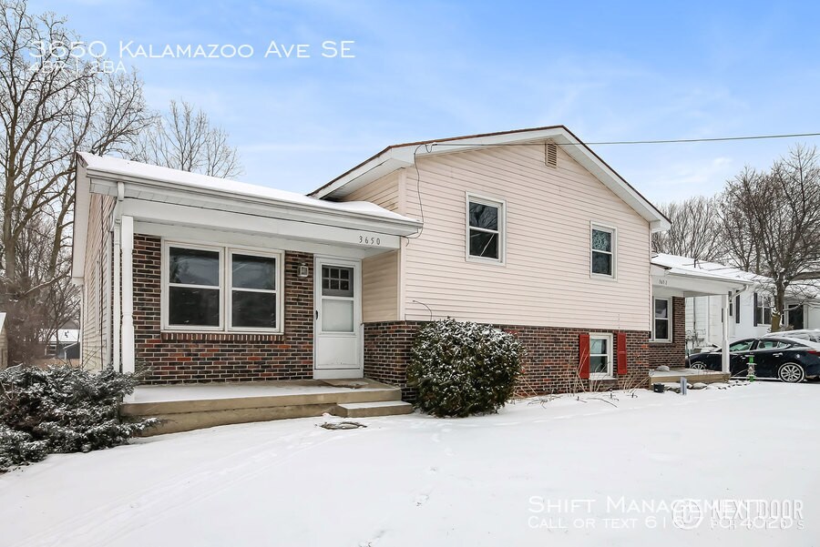 Primary Photo - 3650 Kalamazoo Ave SE