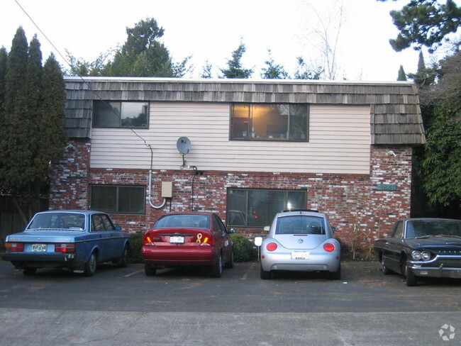 Building Photo - Ash Street Apartments