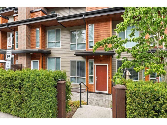 Photo du bâtiment - 15775 Mountain View Dr