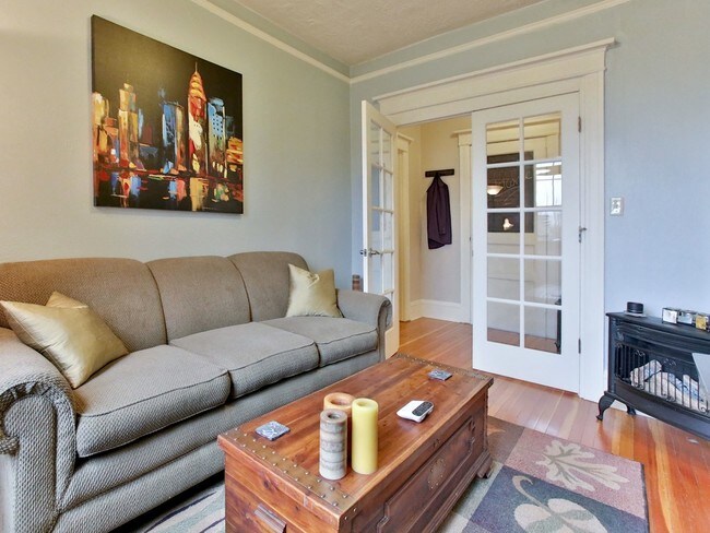 living room - 2109 NW Irving St
