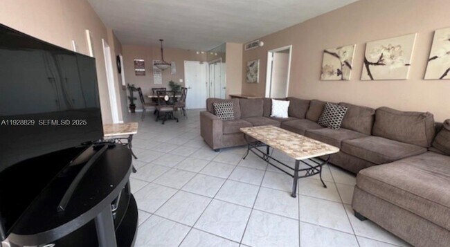 Foto del edificio - 5161 Collins Ave