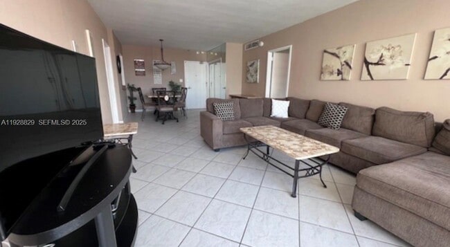 Building Photo - 5161 Collins Ave