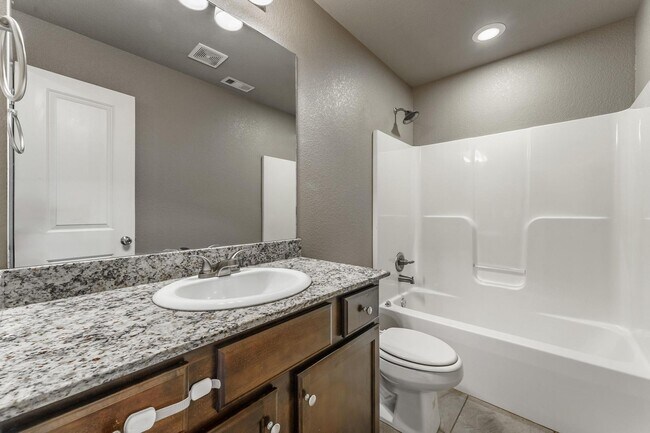 Foto del edificio - Modern 3-Bed Home in Prime Springdale Loca...