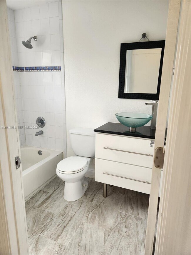 Foto del edificio - 10332 SW 211 St