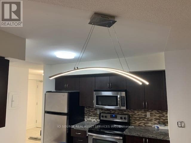 Building Photo - 760 Sheppard Ave W