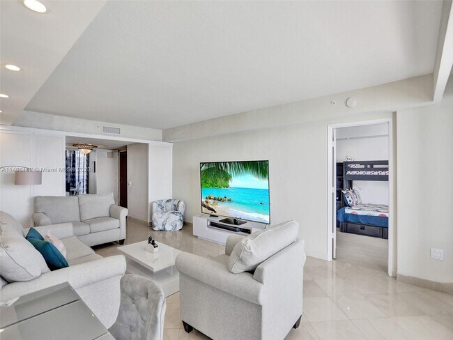 Building Photo - 17555 Collins Ave