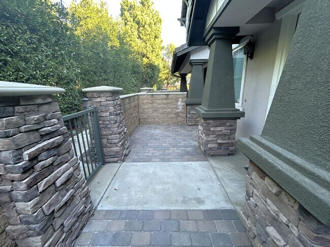 Foto del edificio - Tulsa Pl #105 Rancho Cucamonga, CA (2 Bedrooms/ 3 Bathrooms)