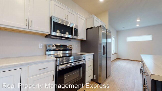 Building Photo - 3 br, 2.5 bath House - 9056 W Ark Pl