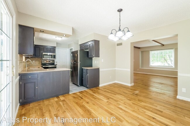 Building Photo - 3 br, 3 bath House - 15129 S Locust St
