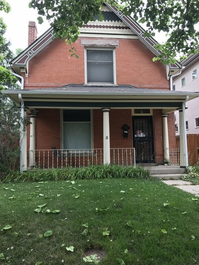Primary Photo - 3 Bedroom 2 Bath- Victorian House