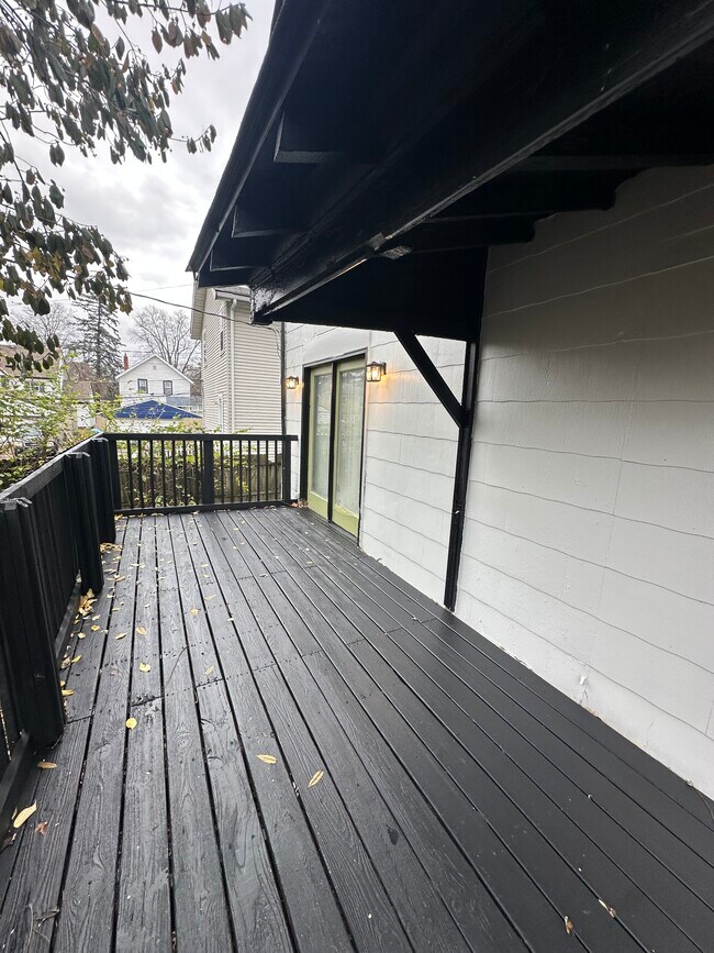 Building Photo - 707 Northview Ave