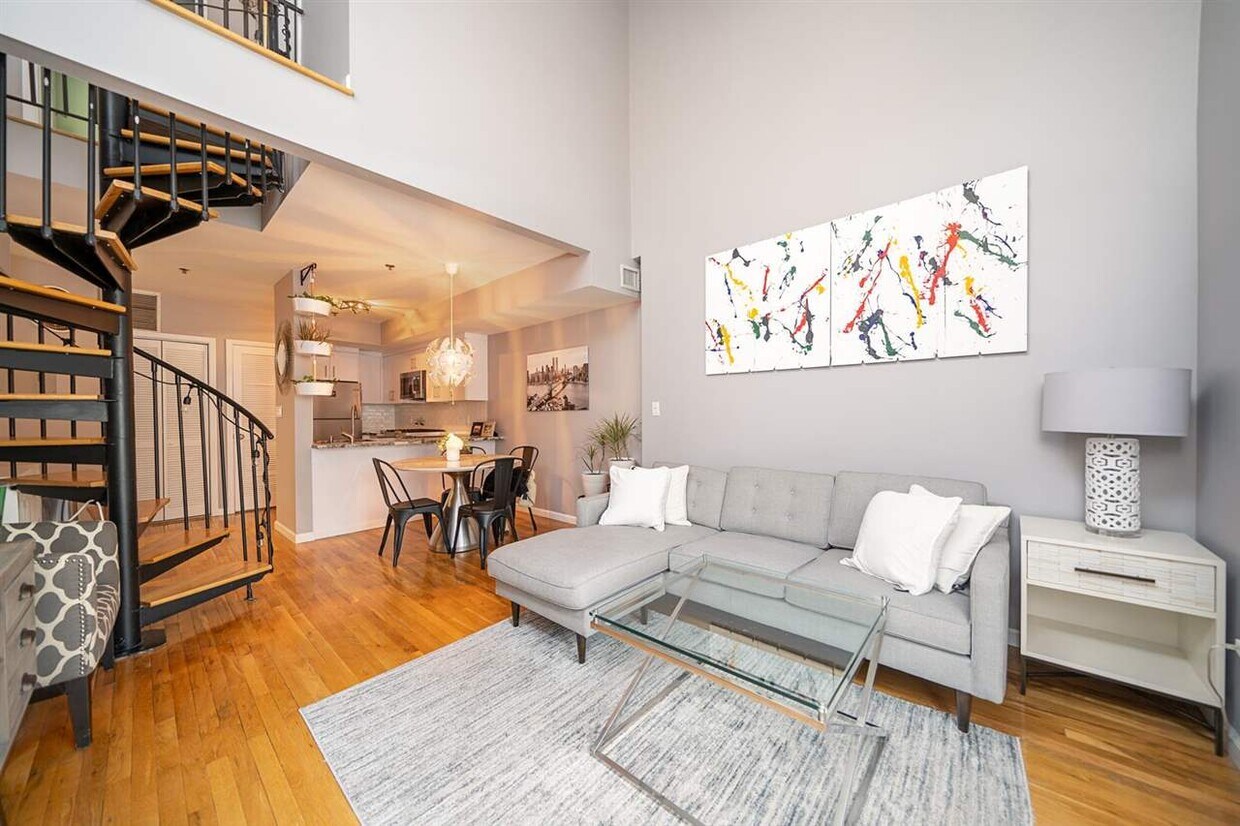 Foto principal - 722 Adams St
