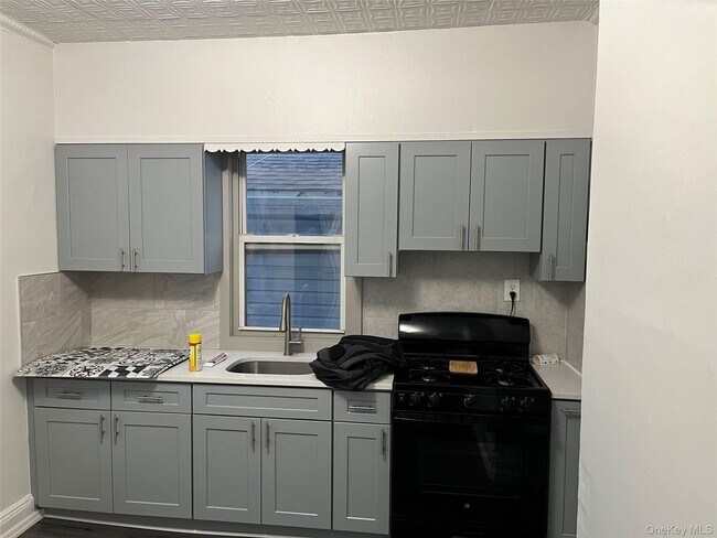 Foto del edificio - 95-29-95112 112th St