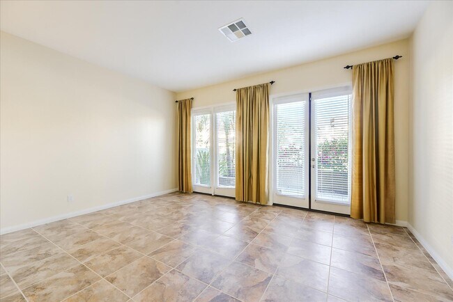 Foto del edificio - 1676 Barbour Ave