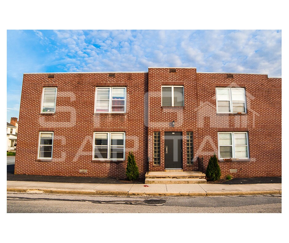 Primary Photo - 300-304 W Walnut St