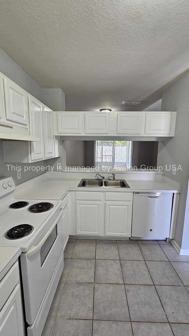 Foto del edificio - 8230 Dames Point Crossing Blvd N