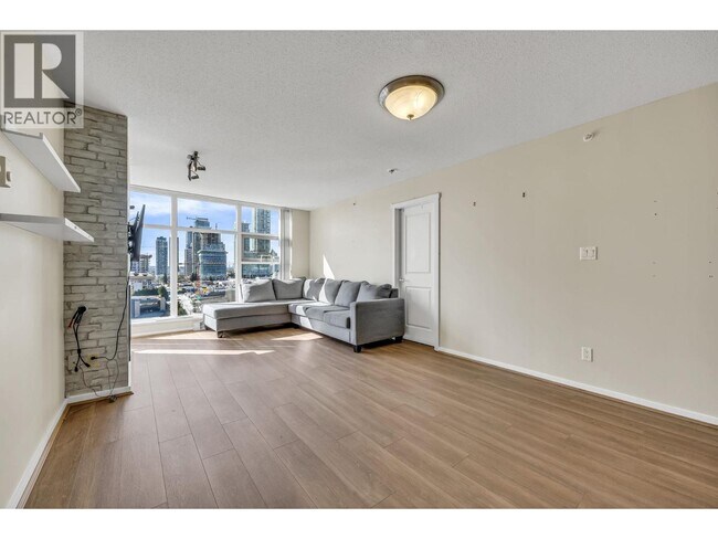 Photo du bâtiment - 2289 Yukon Crescent