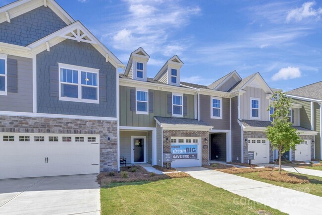 Building Photo - 747 Lock Haven Dr NW