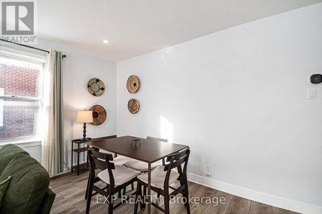 Building Photo - 329 Donald St