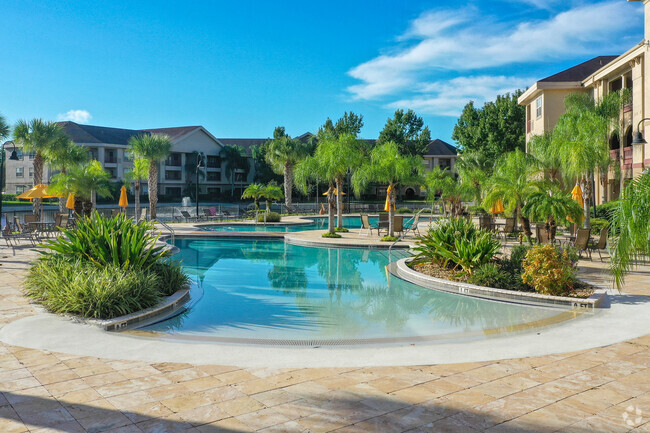 Piscina con entrada de playa - Tuscano at Suncoast Crossings