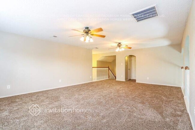 Foto del edificio - 705 Crestmont Dr